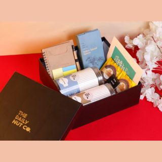 Lavish Luxe 7-in-1 Hamper